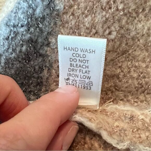 Active USA colour block cardigan. Size small - Picture 7 of 11